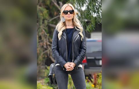 renee zellweger avoids stroller beach ant anstead dating son photos r