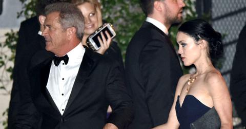 Mel Gibson Backstage Golden Globes Complaining Bar