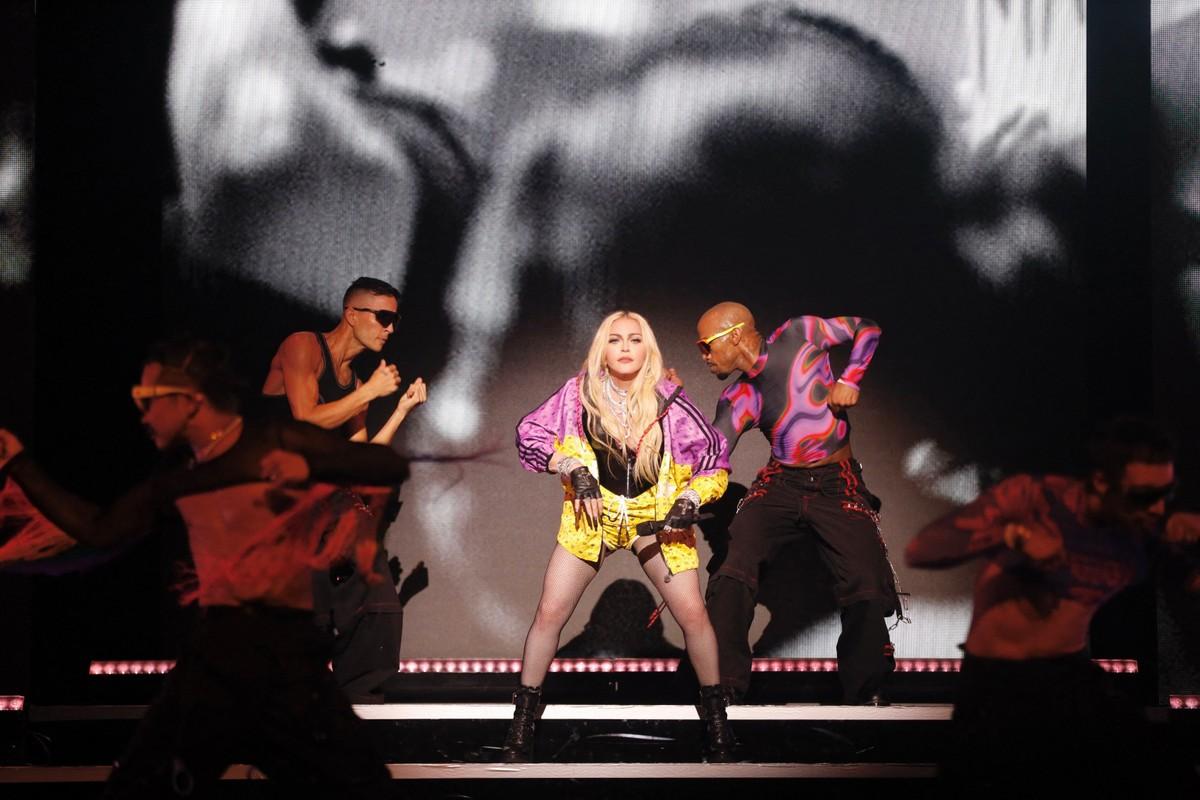 Arnett praised Madonna for having the courage to perform stand-up before a live audience.