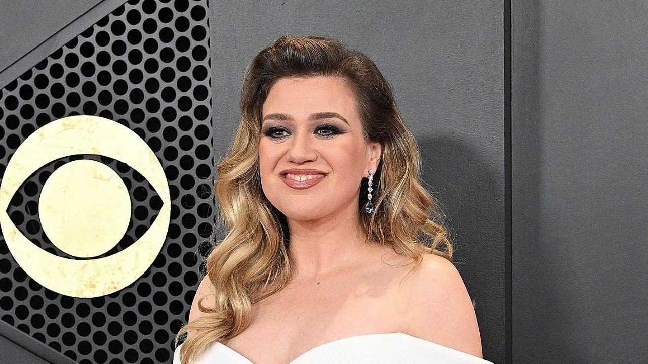 Image of Kelly Clarkson recently put a Brooklyn novelty shop on blast for how staff treated her.