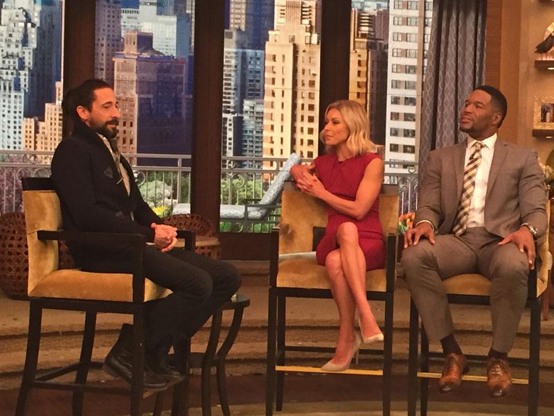 Kelly Ripa Michael Strahan Friendly Live Feud Over