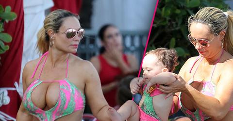//coco austin bathing suit boobs butt daughter pp