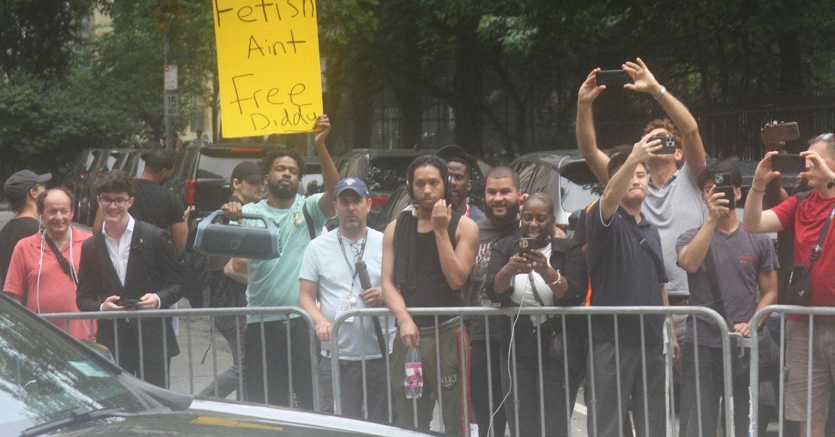 sean diddy combs trial crowds