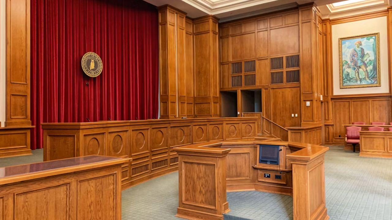 Image of a court room