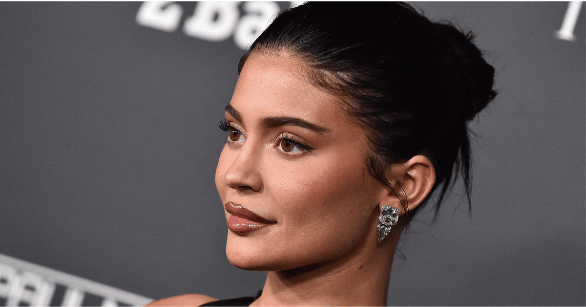 Did She Or Didn't She? Kylie Jenner's Lips Look Drastically Thinner ...