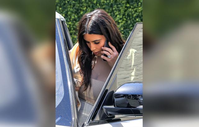 Kim Kardashian Flaunts Diamond Ring Lost In Robbery Two Years Ago