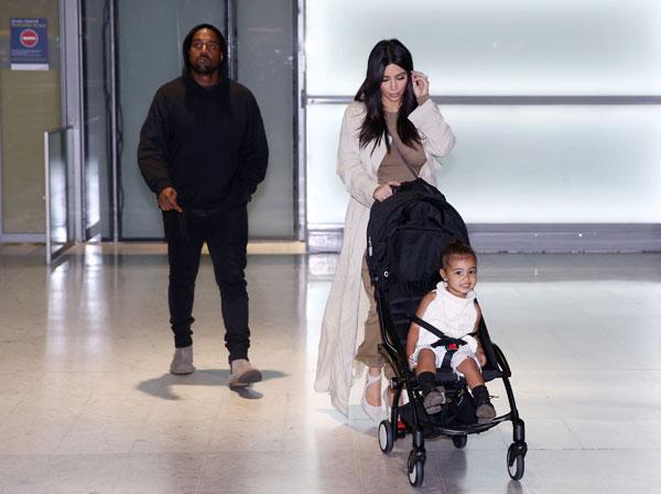 Kim hotsell kardashian pushchair