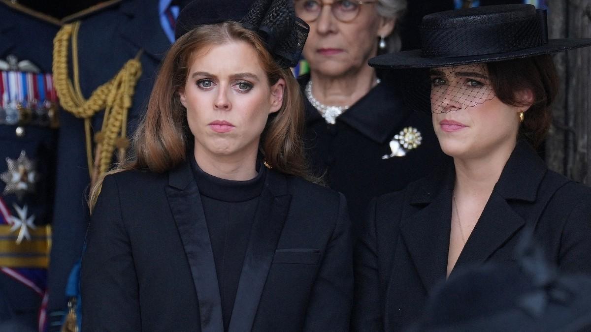 Photo of Princesses Eugenie and Beatrice