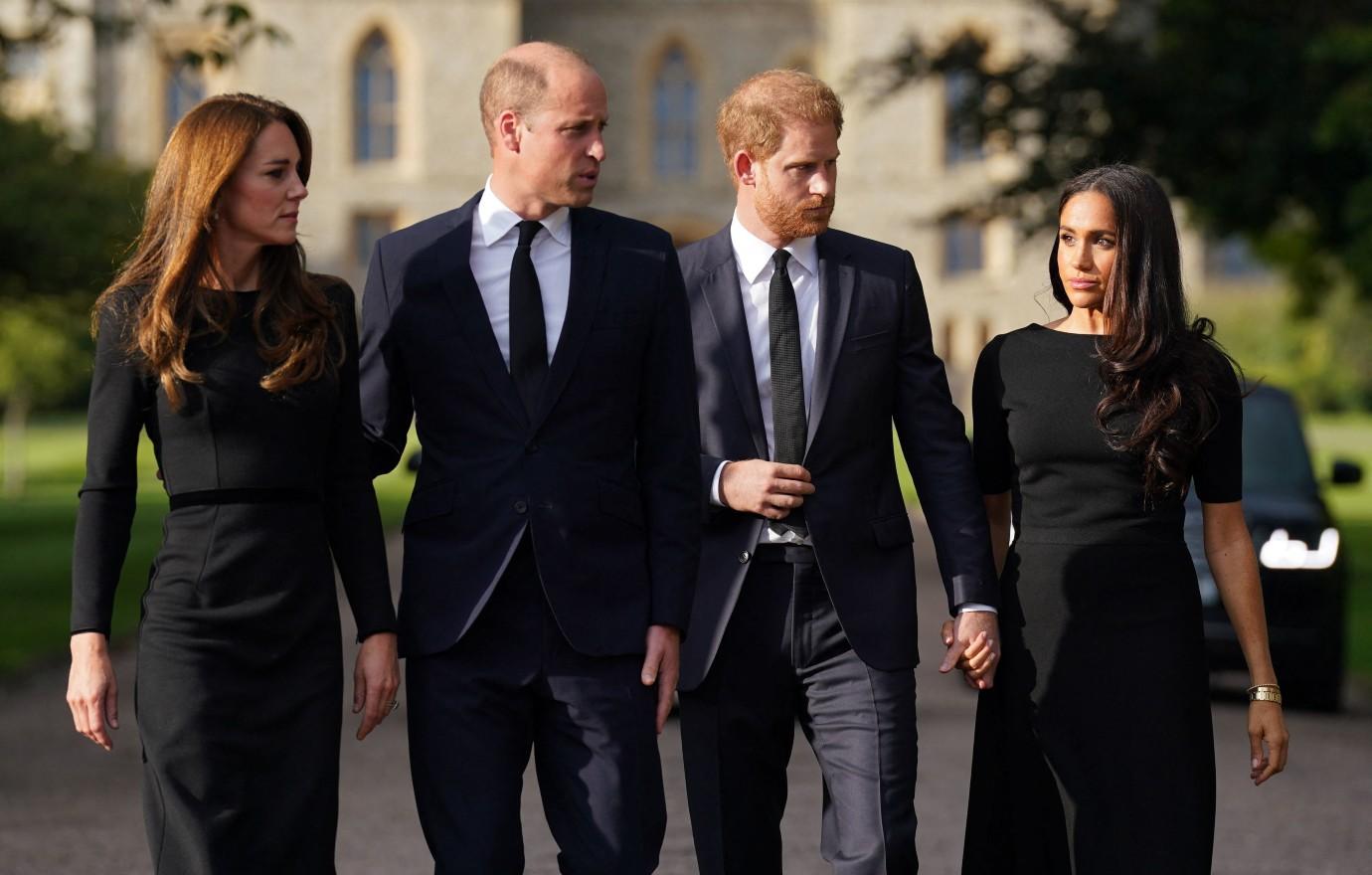 meghan markle prince harry greet mourners windsor