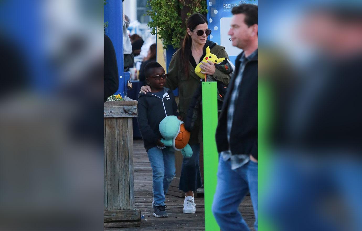 Sandra Bullock Bryan Randall Her Kids Amusement Park Pics