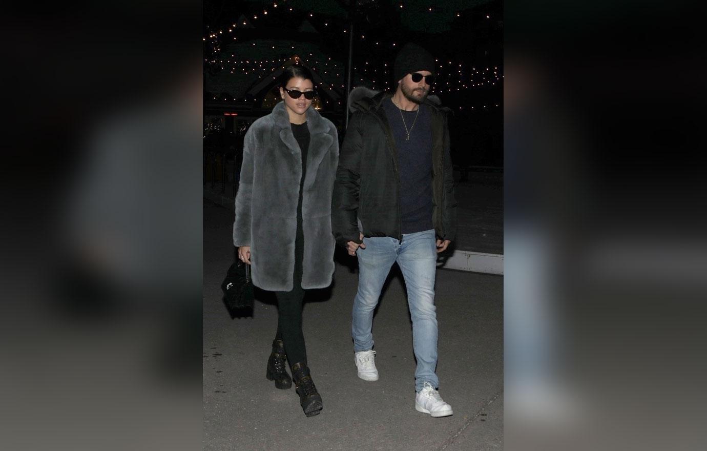 scott-disick-sofia-richie-cuddle-in-aspen