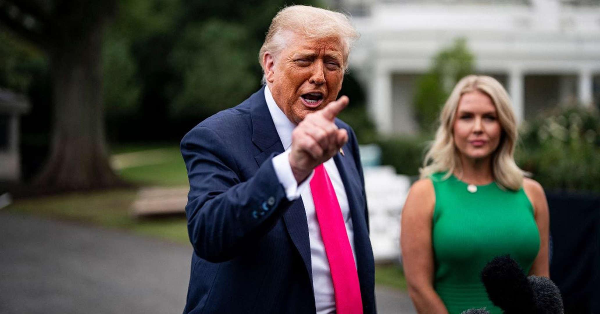 lips donald trump gushes press secretary karoline leavitt looks