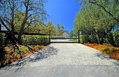 //jennifer aniston new house