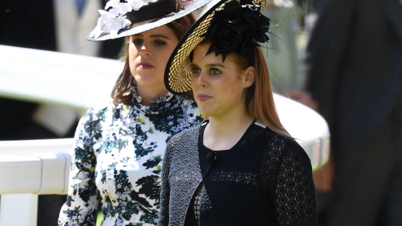 Photo of Princesses Beatrice and Eugenie