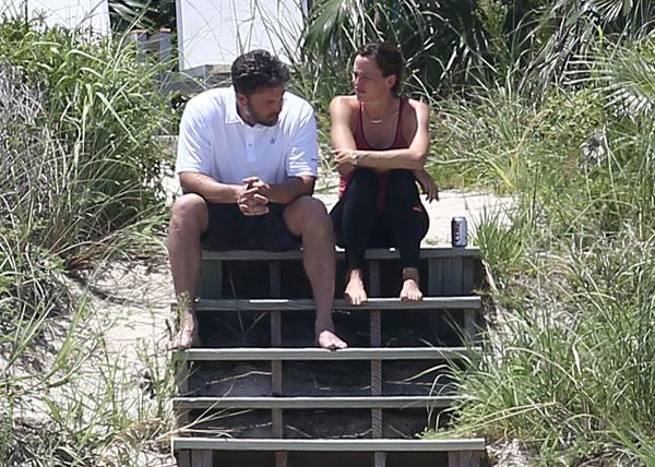 Ben Affleck Post-Divorce Announcement Vacation Photos With Jennifer Garner In Bahamas