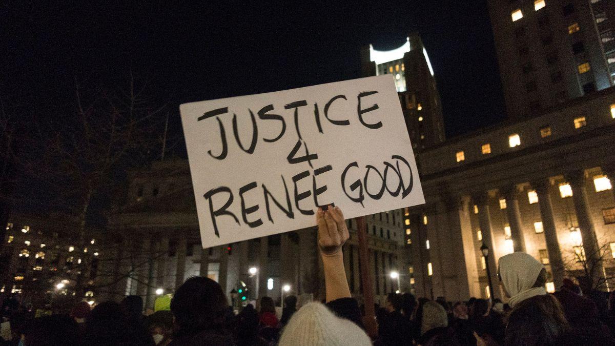 Photo of Renee Nicole Good protest