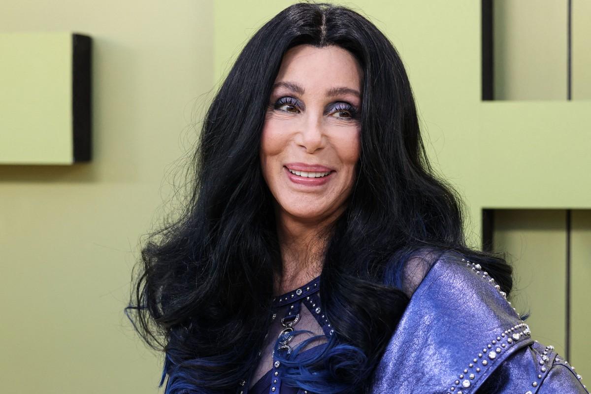 An insider said the 'Moonstruck' star is 'protective, focused and completely devoted' to her family amid Allman's struggles.