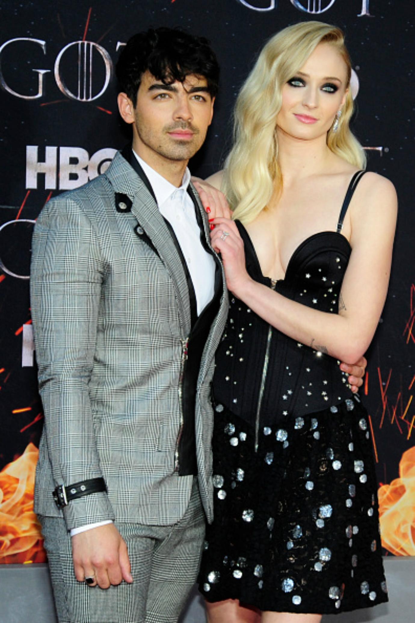 Sophie Turner and Joe Jonas pose on the red carpet.