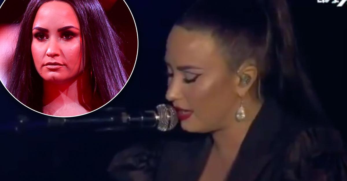 Demi Lovato Sings 'Sober' For First Time Since Relapse Reveal(01)