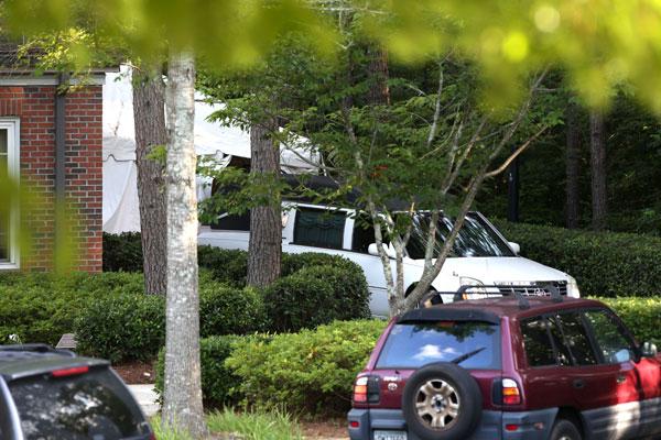 //bobbi kristina brown hearse funeral home vehicle hospice photos