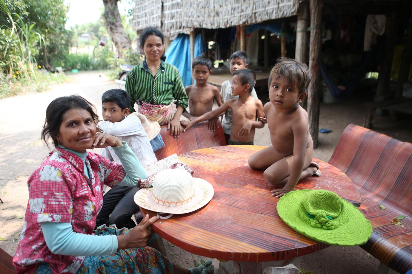 //angelina jolie cambodia film set problems