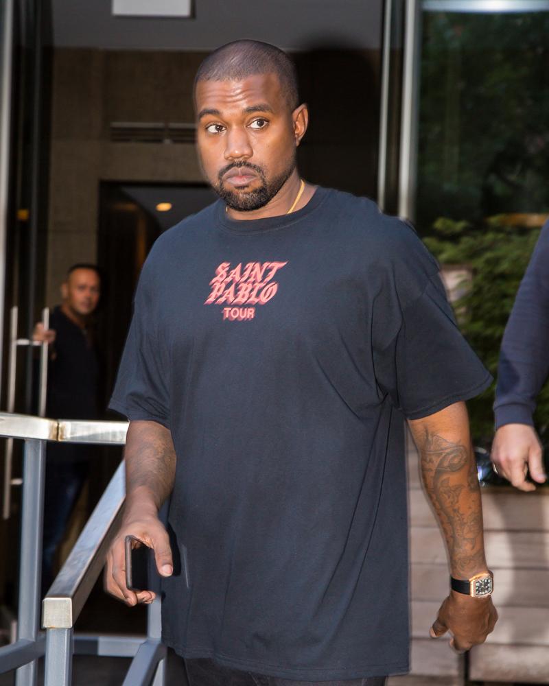 khloe kardashian snapchat kanye west hospitalization