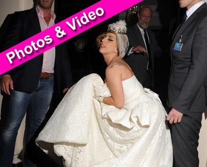 //lady gaga white dress spl
