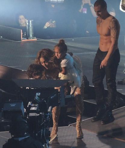 //jennifer lopez casper smart kids on stage