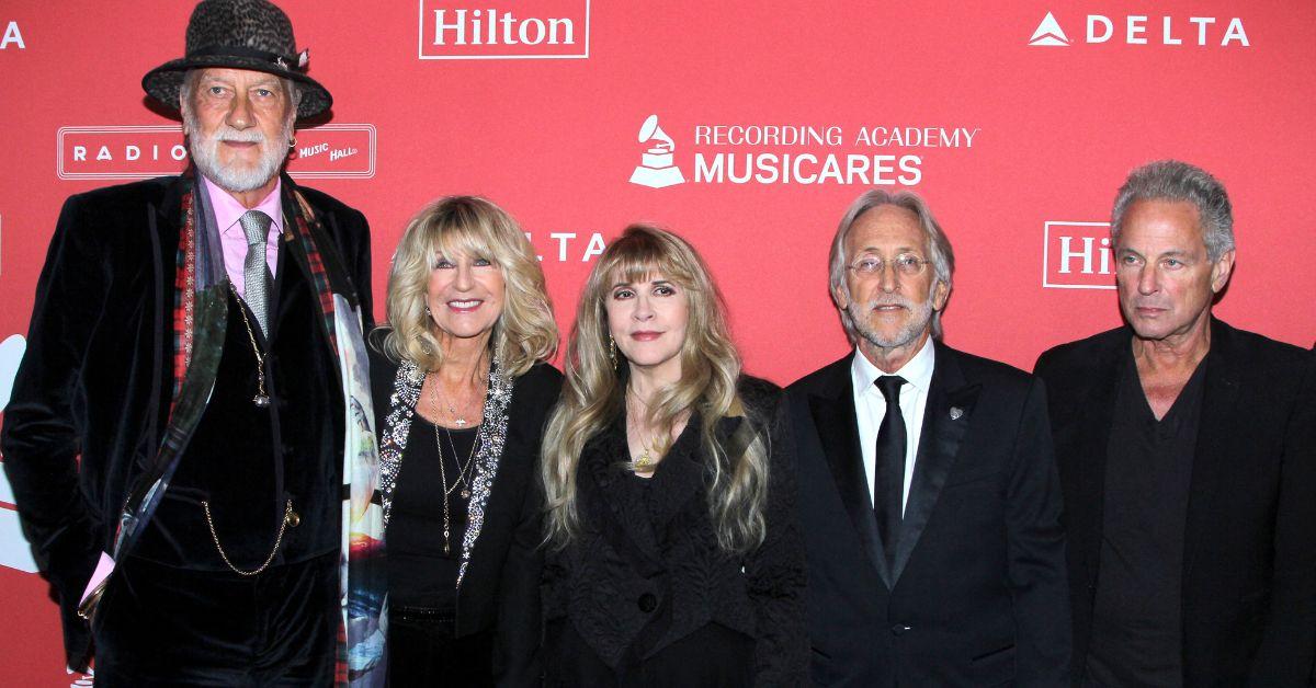 stevie nicks blind fleetwood mac  suffering late onset eye disease