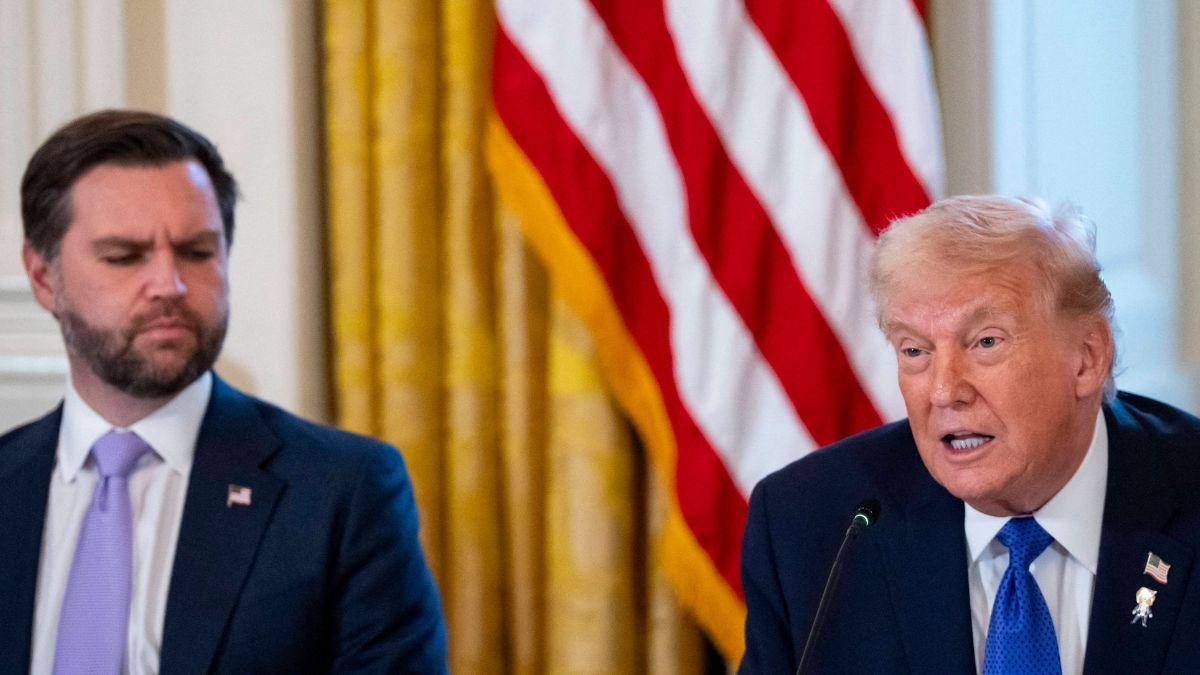 Photo of J.D. Vance and Donald Trump