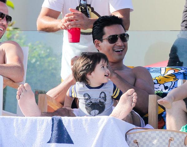 mario lopez beach wife hot body