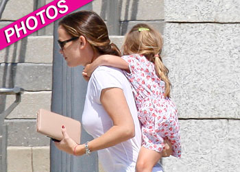 //jennifer garner exercise daughter akm gsi