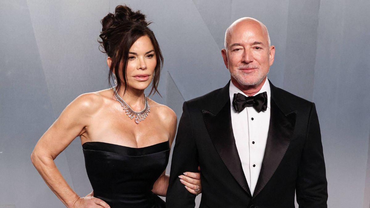 Photo of Lauren Sánchez and Jeff Bezos