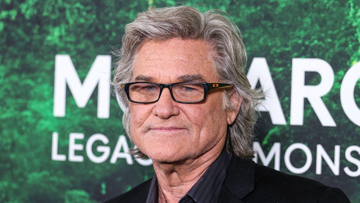 Kurt Russell attended the Kennedy Center without Goldie Hawn, as insiders cited political differences between the longtime partners.