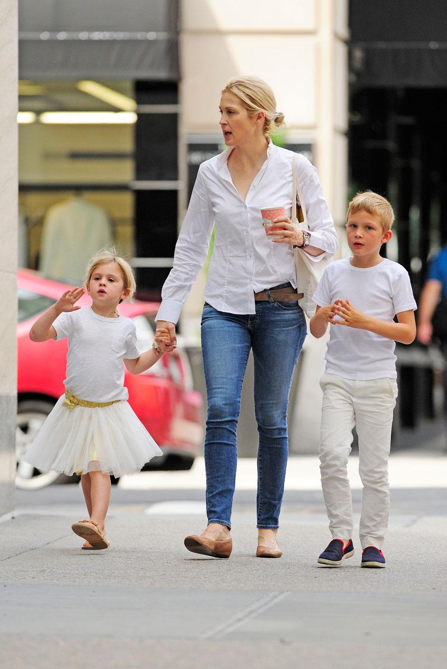 A Battle Won Kelly Rutherford's Shocking Custody Decision! 9 Photos Of