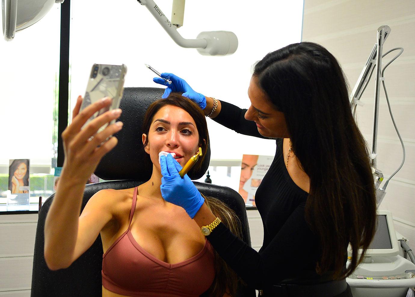 Farrah Abraham – Former 'Teen Mom' Celebrates Release From Jail With Botox