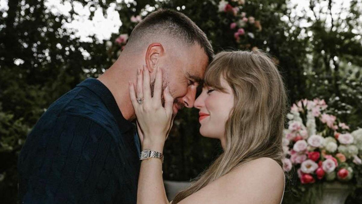 picture of Travis Kelce and Taylor Swift