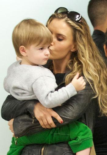 Photos Charlie Sheens Estranged Wife Brooke Mueller Takes Twins To The Doctor 2658