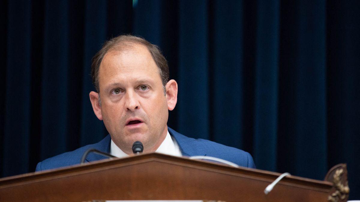 A photo of Andy Barr