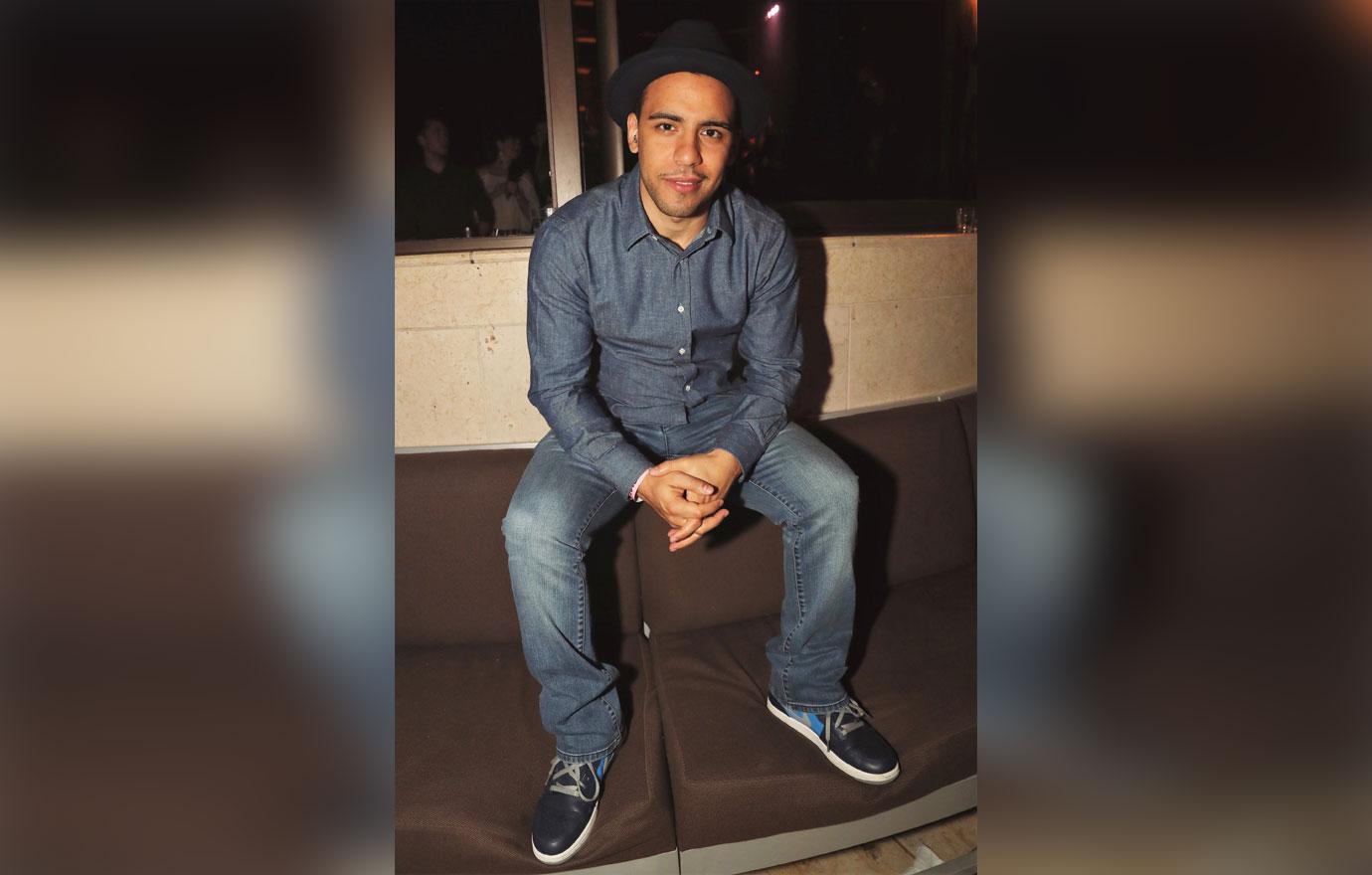 //VictorRasuk