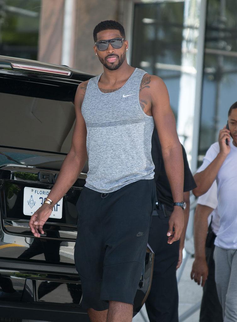 Khloe Kardashian Tristan Thompson Dating Hold Hands Family