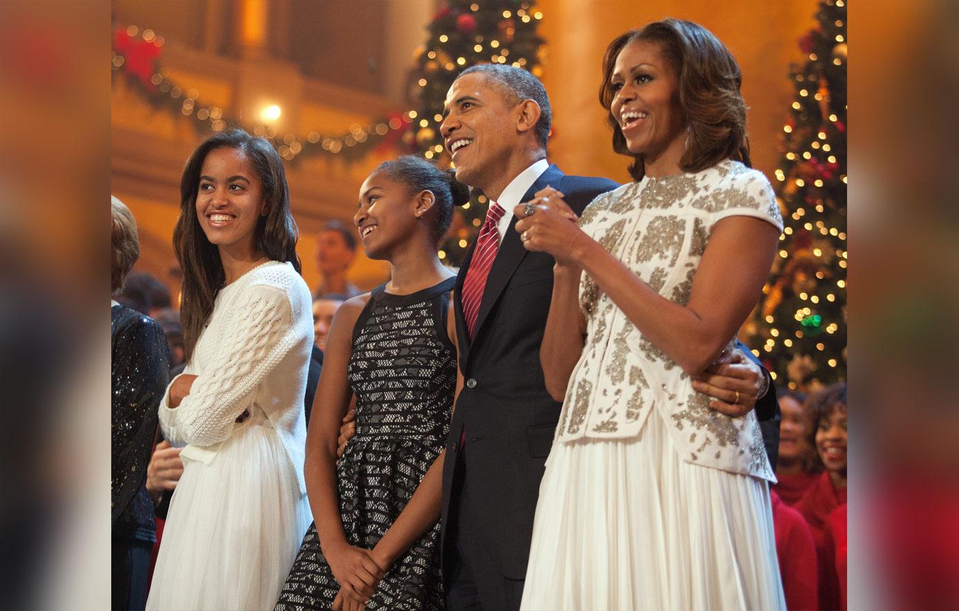 barack obama family hawaii christmas getaway president bidens administration trouble dc