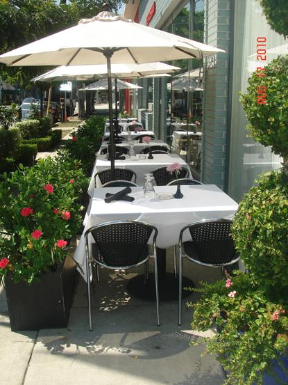 //petrossian_weho_patio_