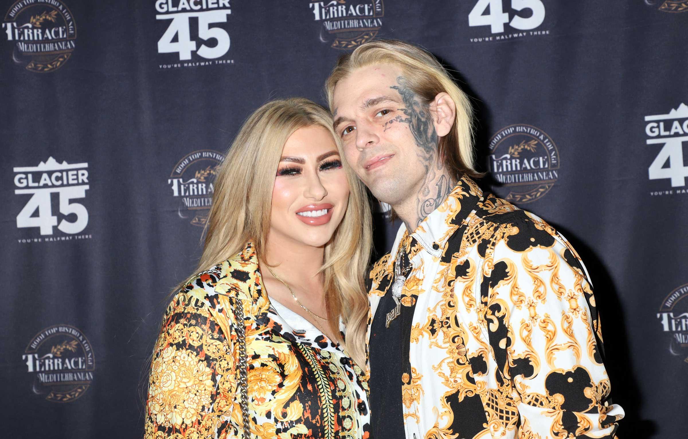 aaron carter reaches deal with late singers fiancee melanie martin control son prince