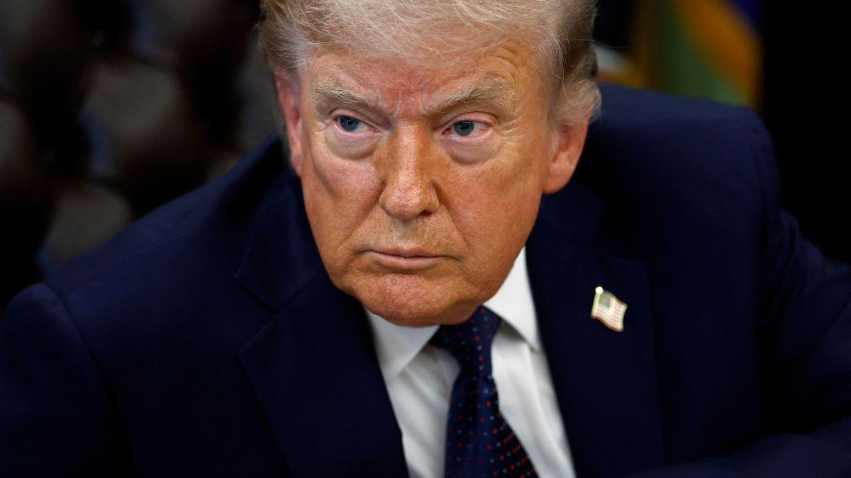 image of The tension is expected to hang over this year's White House Correspondents' Dinner, which Couric predicts will feel 'so weird.'