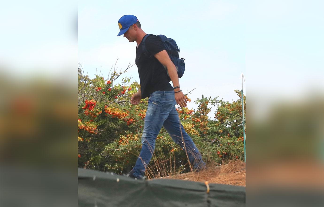 Josh Duhamel Hides After Fergie Split