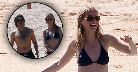 //gwyneth paltrow bikini butt boobs beach boyfriend kids pp
