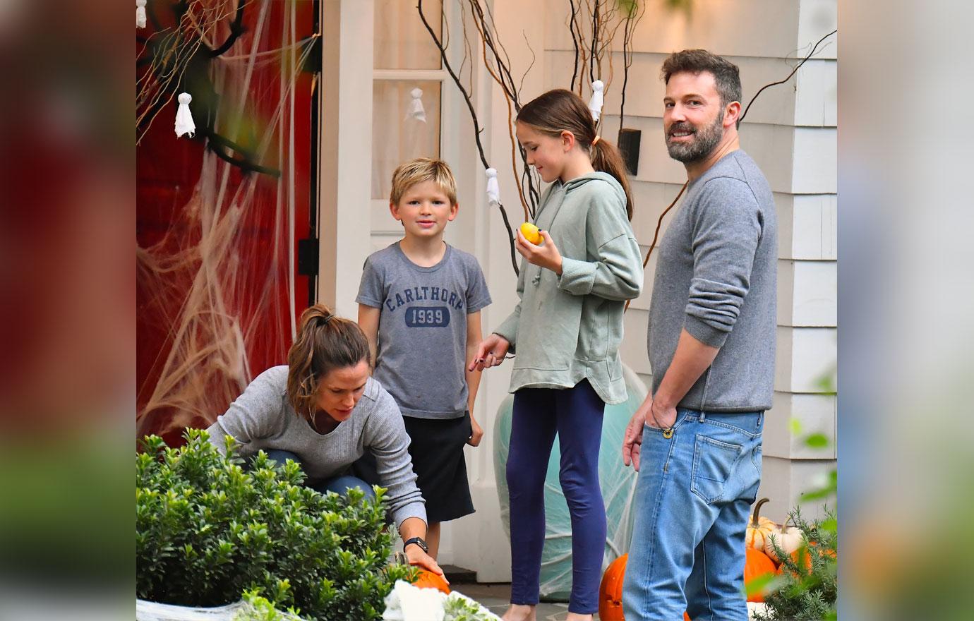 Ben Affleck At Jennifer Garner’s House After Drunken Night Out