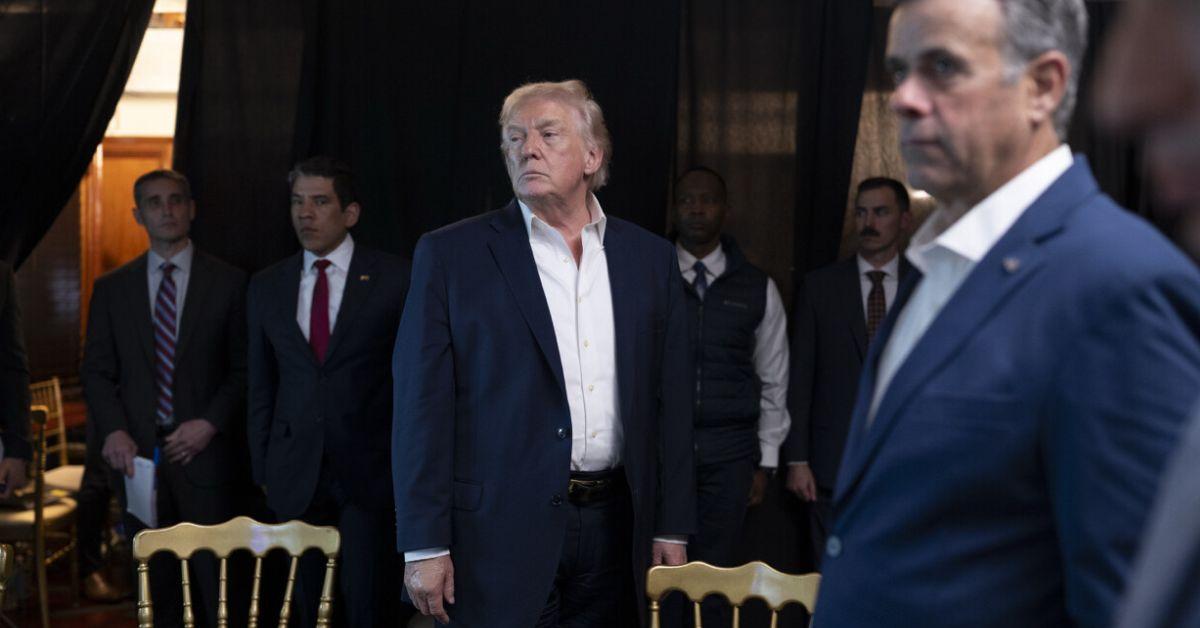 donald trump ridiculed social media screen mar a lago war room images