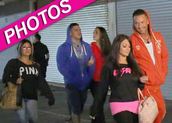 //snooki baby bump bar splash